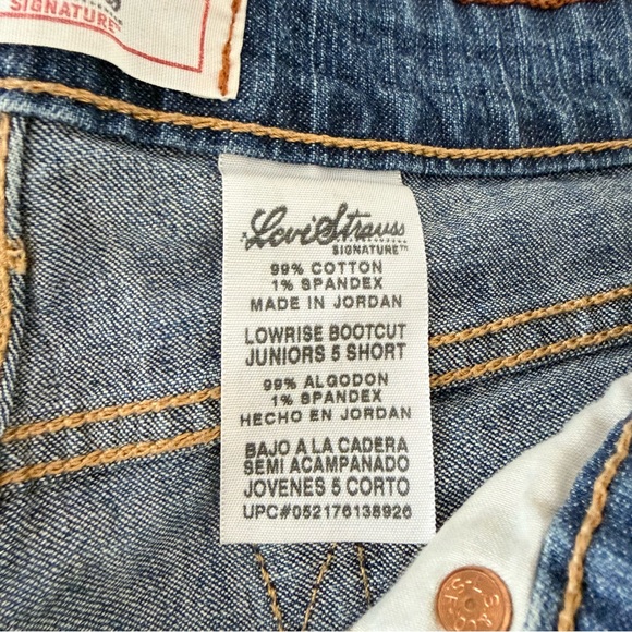 Levi's Women's Flared Jeans in Blue Wash - Picture 8 of 9